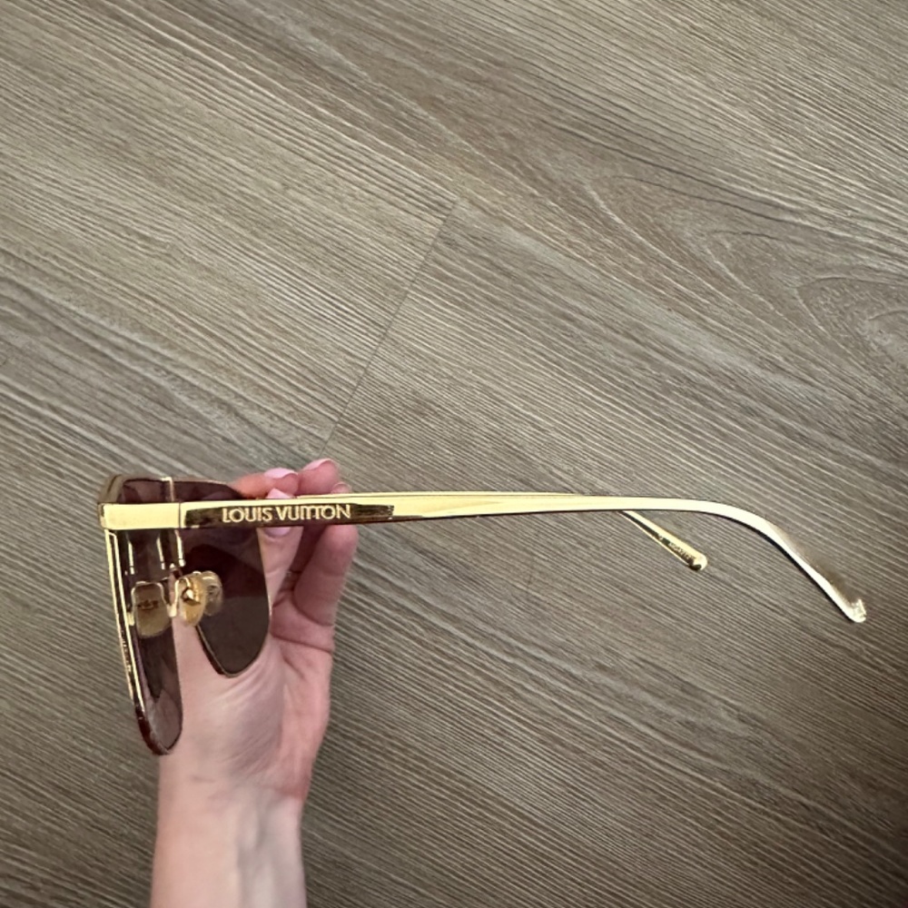 Louis Vuitton Sunglasses - Picture 3 of 4